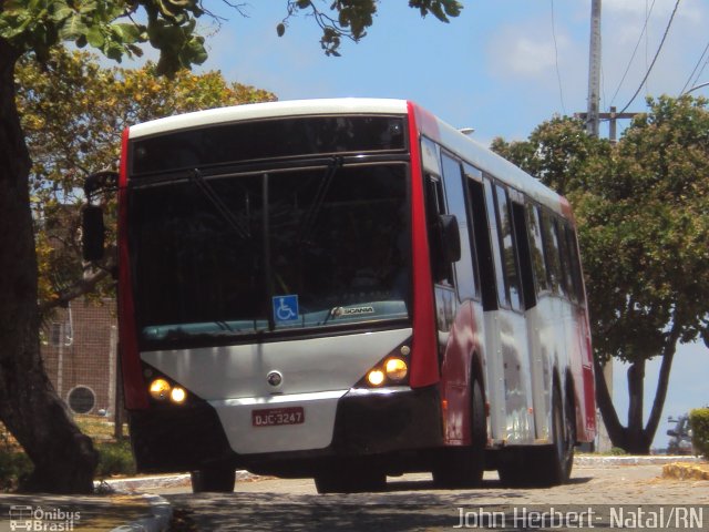 Ônibus Particulares 3247 na cidade de Natal, Rio Grande do Norte, Brasil, por John Herbert. Número da foto: #4482490.
