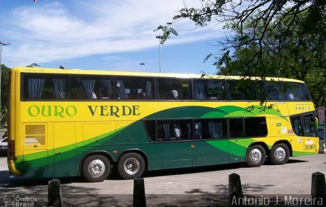 Auto Viação Ouro Verde 2010 na cidade de Rio de Janeiro, Rio de Janeiro, Brasil, por Antonio J. Moreira. Número da foto: #4483476.