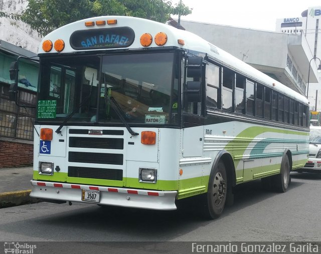 Transportes Rutas 407 y 409 S.A. HB 3507 na cidade de Alto Paraíso de Goiás, Goiás, Brasil, por Fernando Gonzalez Garita. Número da foto: #4482207.