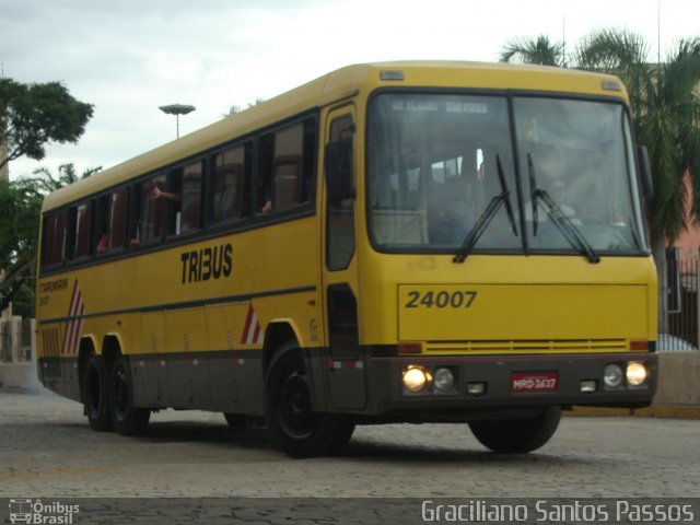 Viação Itapemirim 24007 na cidade de Governador Valadares, Minas Gerais, Brasil, por Graciliano Santos Passos. ID da foto: 4491530.