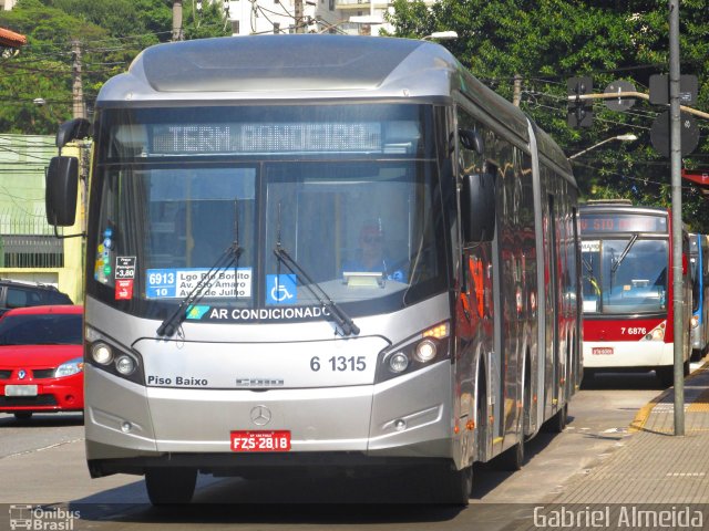 Viação Cidade Dutra 6 1315 na cidade de São Paulo, São Paulo, Brasil, por Gabriel Almeida. ID da foto: 4433821.