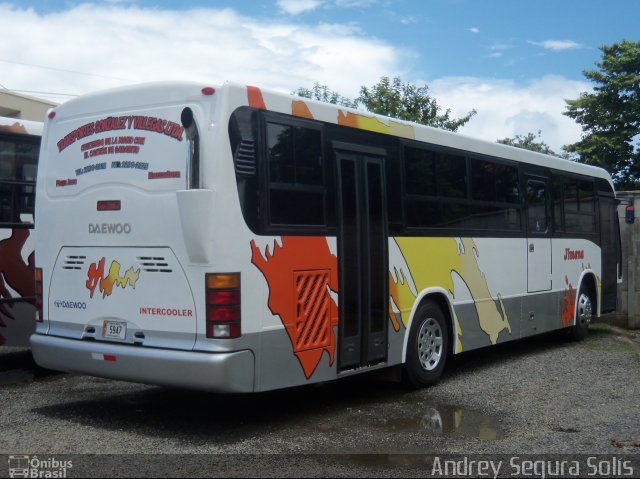 Transportes Gonzalez y Villegas AB 5947 na cidade de Garabito, Puntarenas, Costa Rica, por Andrey Segura Solís. Número da foto: #4442247.
